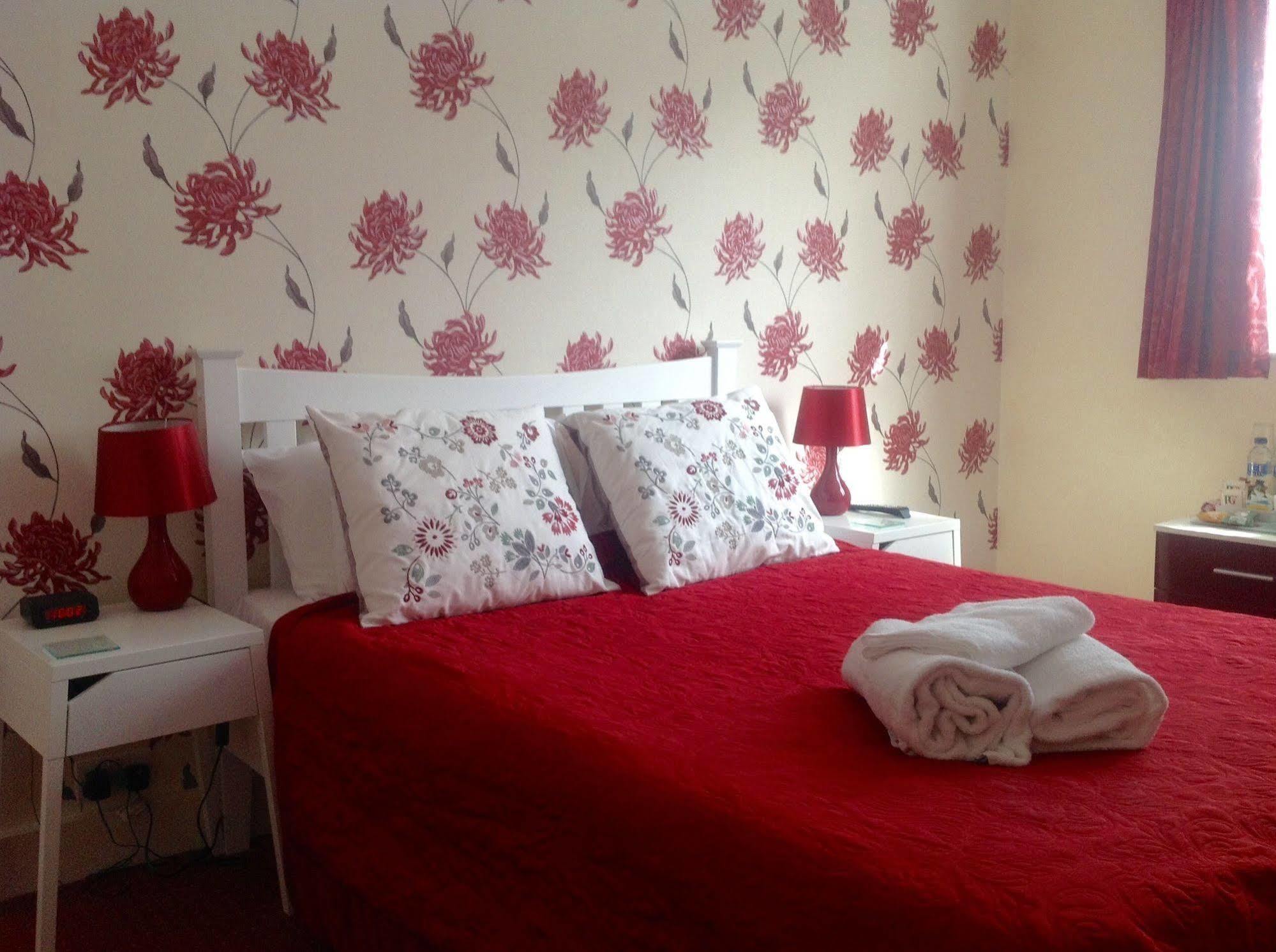 The Cherry Tree 4*